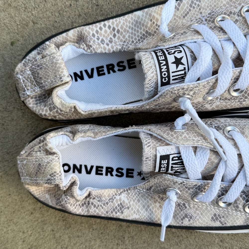 CONVERSE Shoreline Low 'Snake Print' Slip-on Sneakers Size 7 - Picture 2 of 11